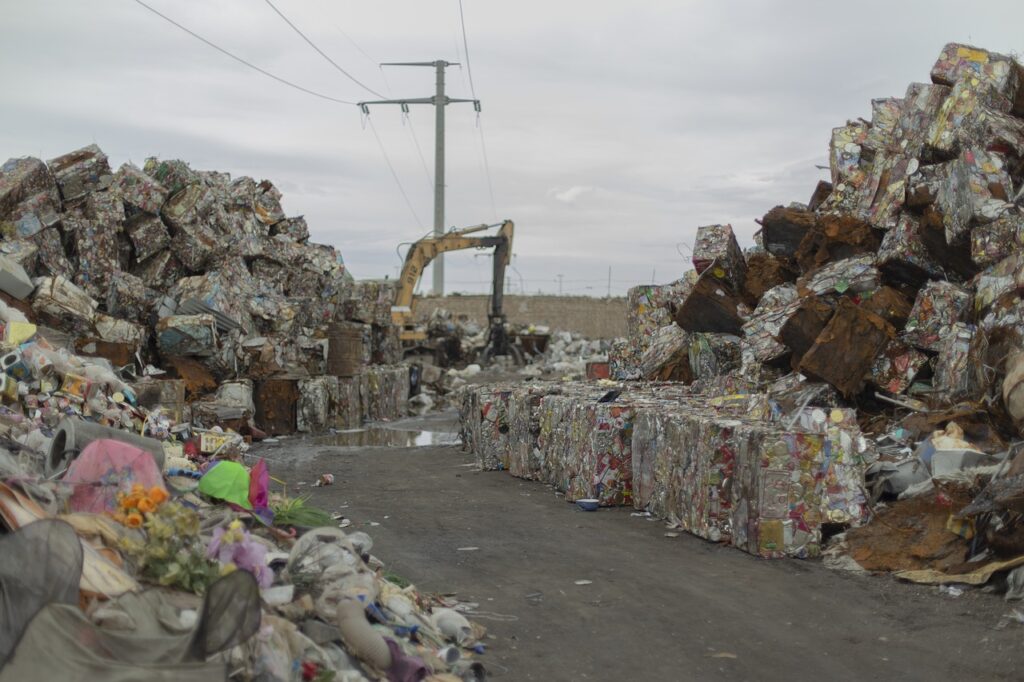 waste, social documentary, iranian